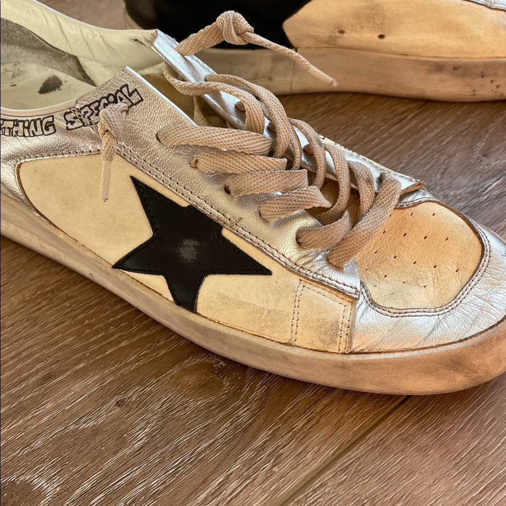 Golden Goose Stardan model—Cream and Black Distressed Sneakers. - Picture 3 of 16
